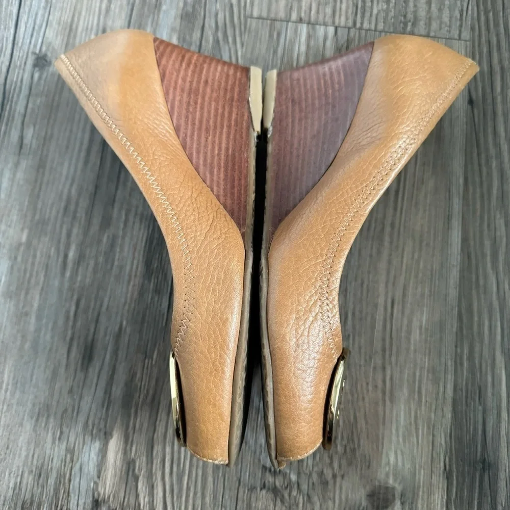 Tory Burch Tan Leather Julianne Peep Toe Wedge Pumps Size 8